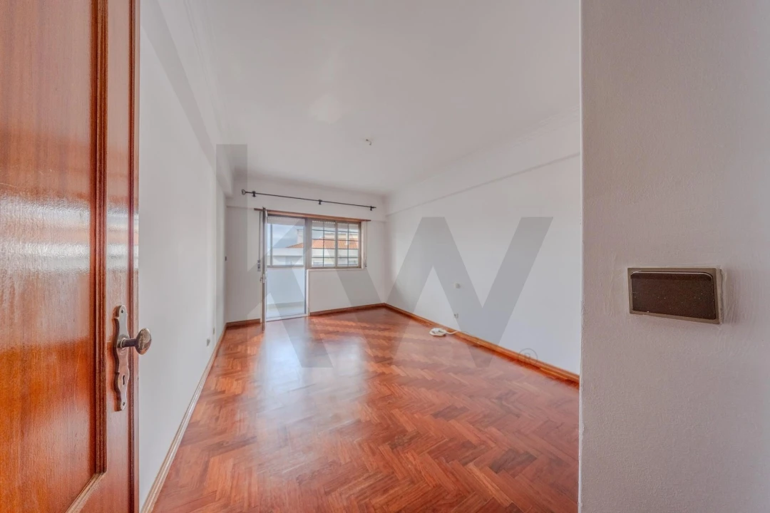 Apartamento T3 para Arrendamento em Carnaxide e Queijas Foto 23