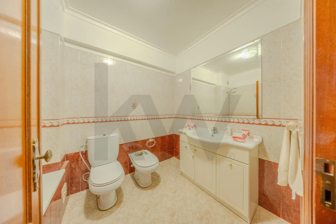 Apartamento T3 para Arrendamento em Carnaxide e Queijas Foto 21