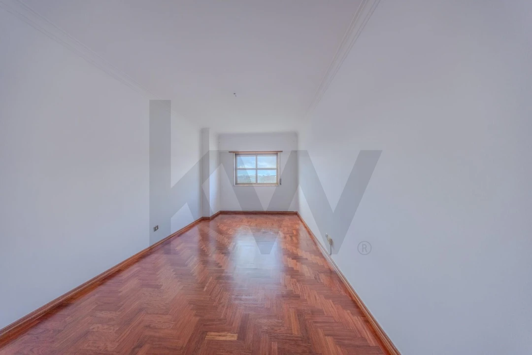 Apartamento T3 para Arrendamento em Carnaxide e Queijas Foto 18