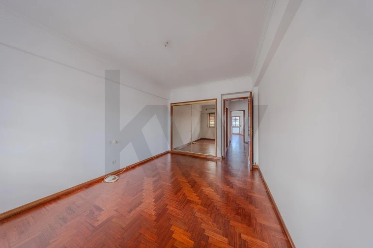 Apartamento T3 para Arrendamento em Carnaxide e Queijas Foto 24