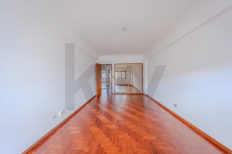 Apartamento T3 para Arrendamento em Carnaxide e Queijas Foto 15