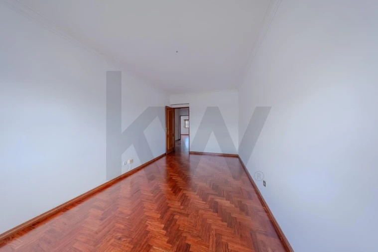 Apartamento T3 para Arrendamento em Carnaxide e Queijas Foto 20