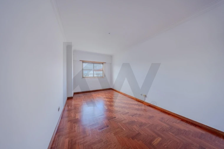 Apartamento T3 para Arrendamento em Carnaxide e Queijas Foto 19