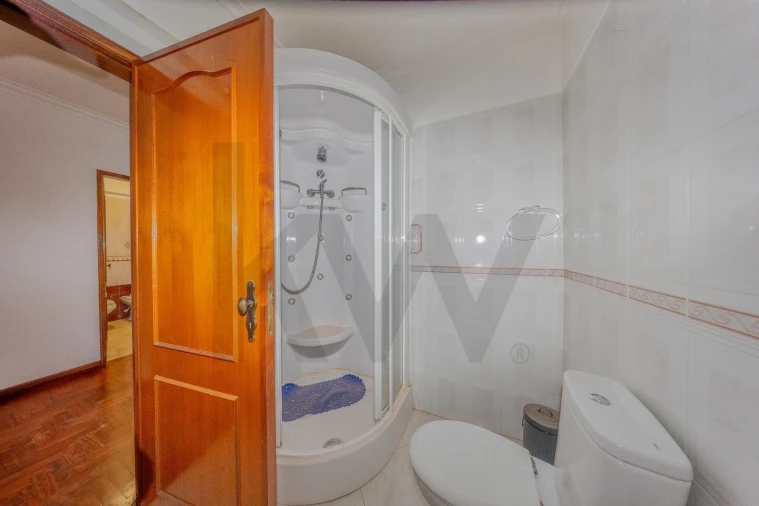 Apartamento T3 para Arrendamento em Carnaxide e Queijas Foto 27