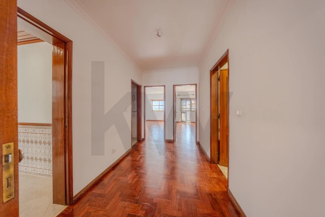 Apartamento T3 para Arrendamento em Carnaxide e Queijas Foto 11