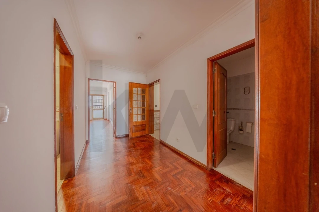 Apartamento T3 para Arrendamento em Carnaxide e Queijas Foto 12