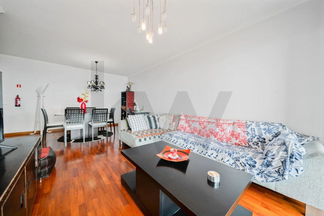 Apartamento T2 para Venda em Caniço Foto 6