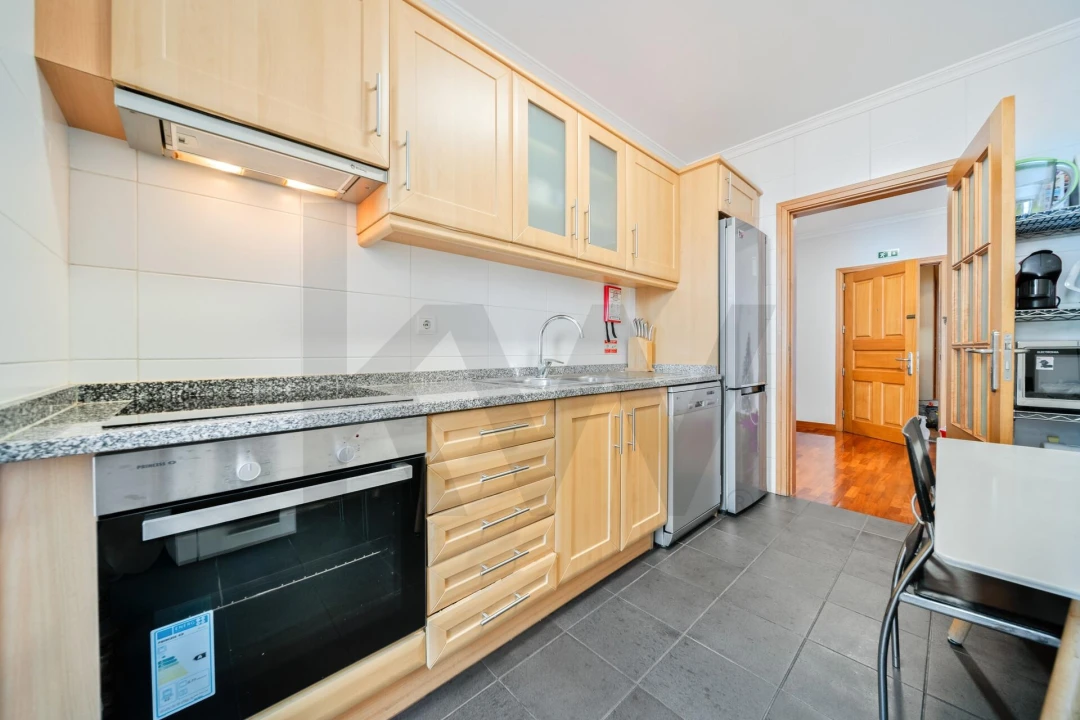 Apartamento T2 para Venda em Caniço Foto 9