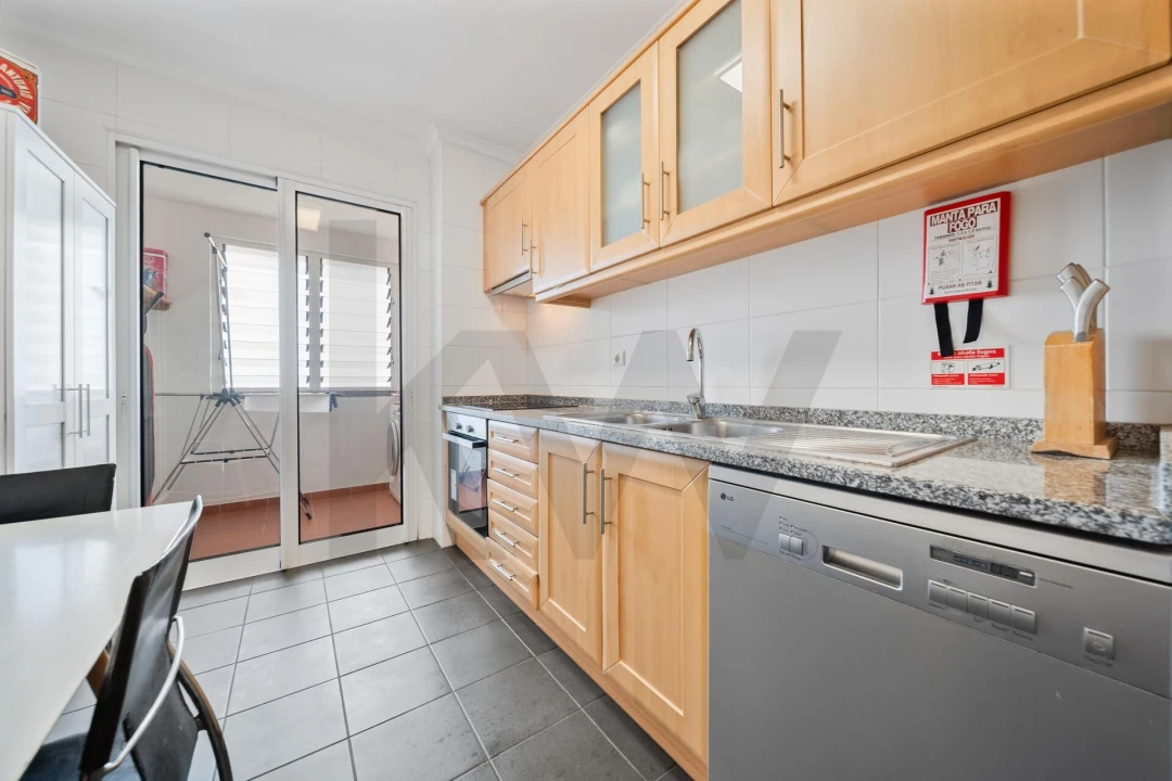 Apartamento T2 para Venda em Caniço Foto 8