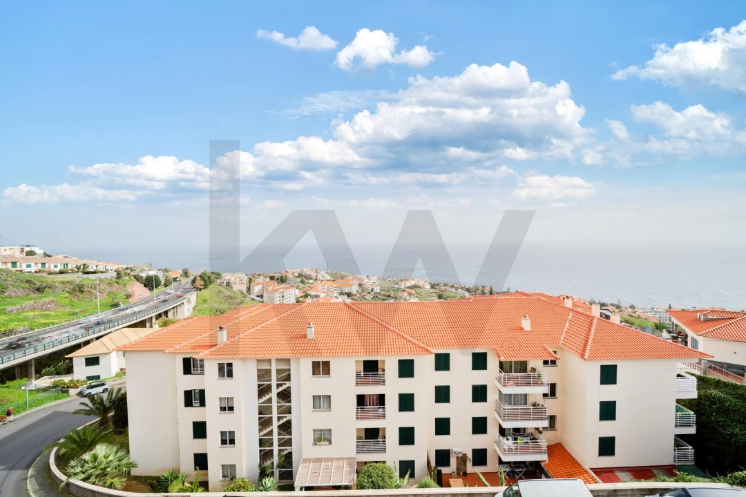 Apartamento T2 para Venda em Caniço Foto 3