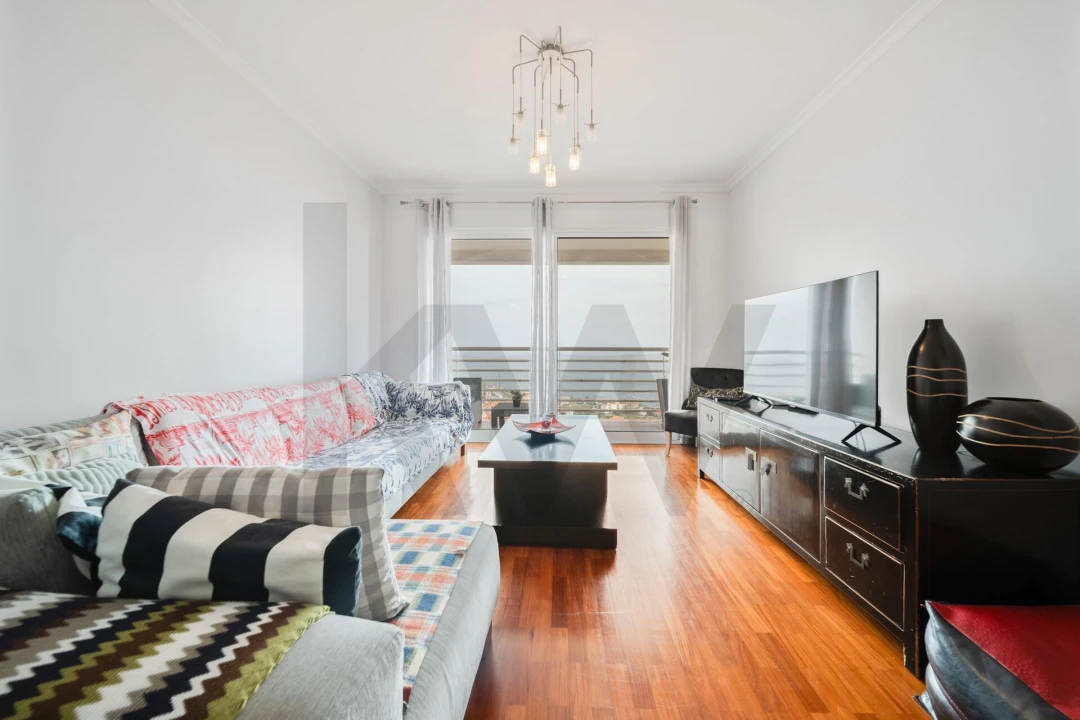 Apartamento T2 para Venda em Caniço Foto 5