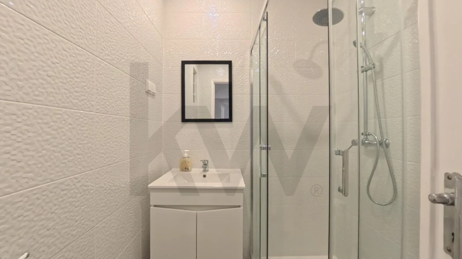 Apartamento T2 para Arrendamento em Arroios Foto 27