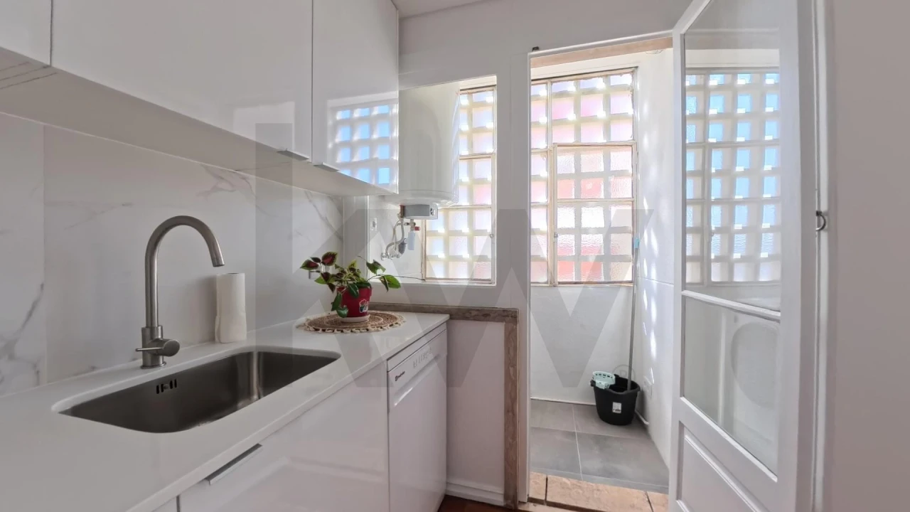 Apartamento T2 para Arrendamento em Arroios Foto 7