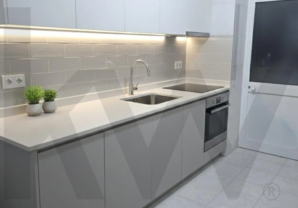 Apartamento T2 para Venda em Cabeça Santa Foto 5