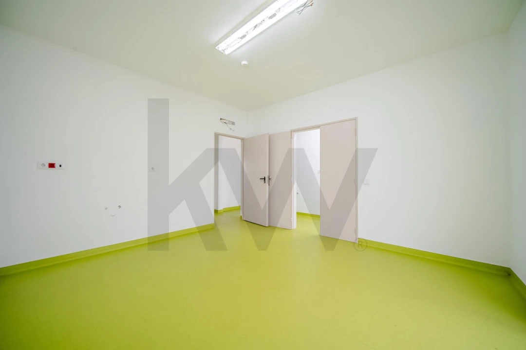 Prédio para Venda em Alcantarilha e Pêra Foto 25