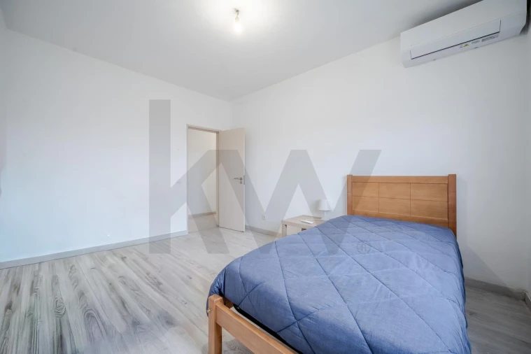 Prédio para Venda em Alcantarilha e Pêra Foto 10