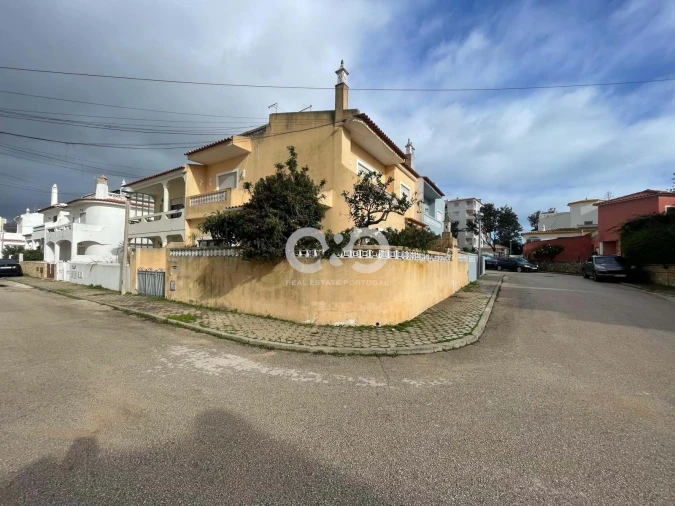 Moradia T3 para Venda em Lagos (São Sebastião e Santa Maria) Foto 1