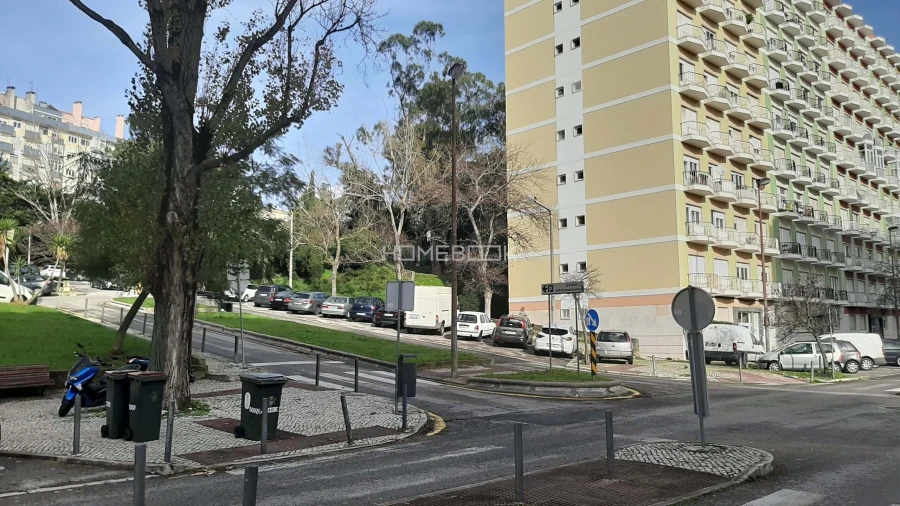Apartamento T2 para Venda em Benfica Foto 4