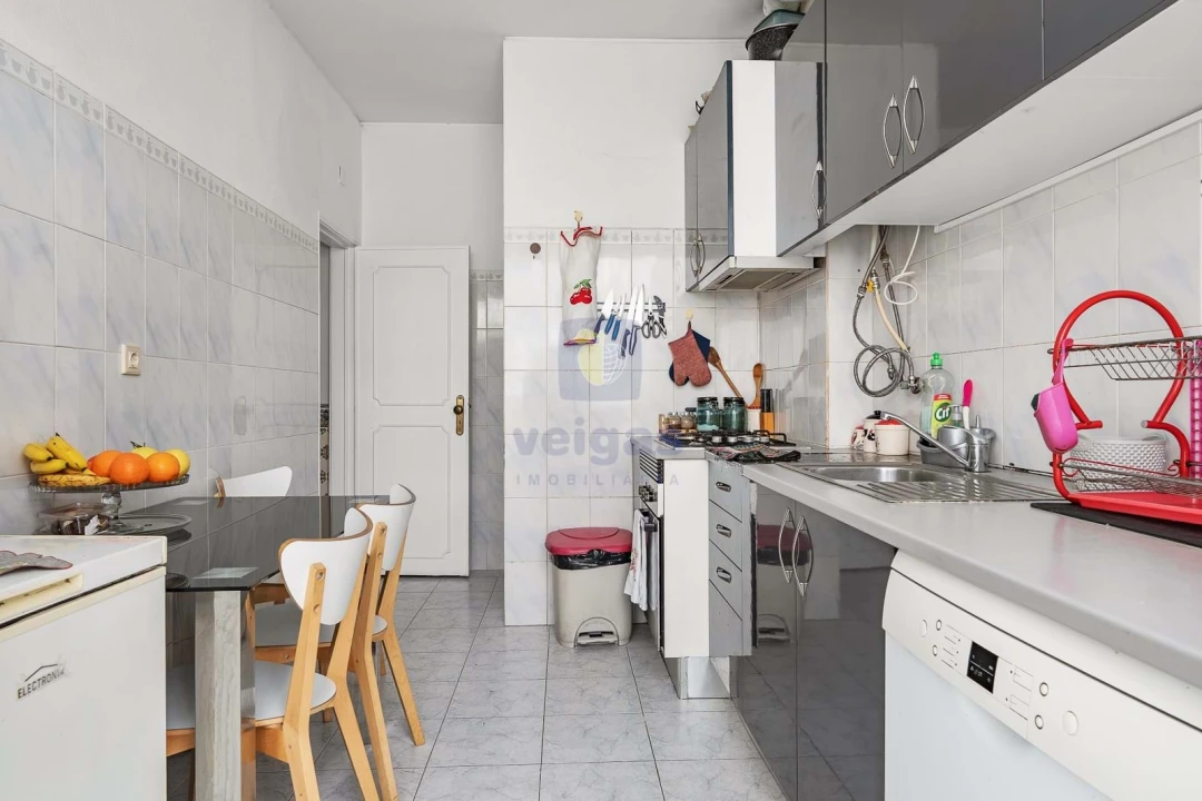 Apartamento T3 para Venda em Rio de Mouro Foto 3