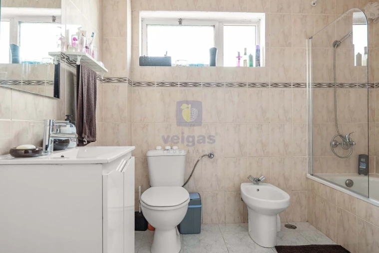 Apartamento T3 para Venda em Rio de Mouro Foto 18