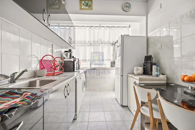 Apartamento T3 para Venda em Rio de Mouro Foto 2