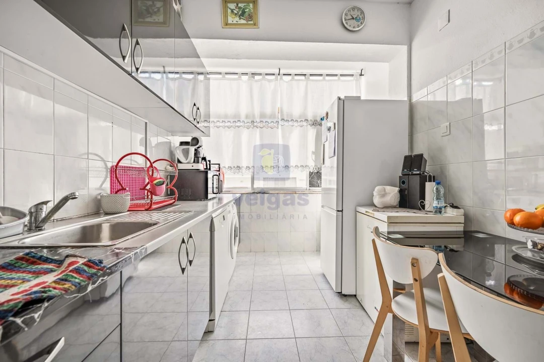 Apartamento T3 para Venda em Rio de Mouro Foto 2