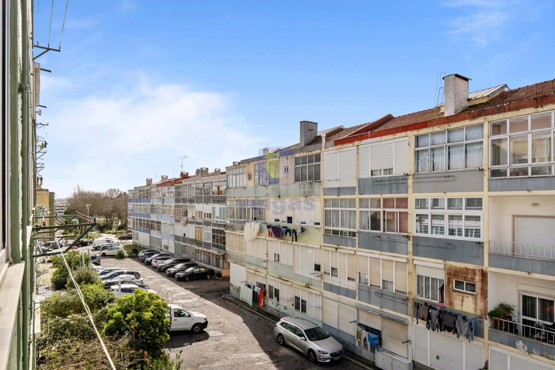 Apartamento T3 para Venda em Rio de Mouro Foto 14