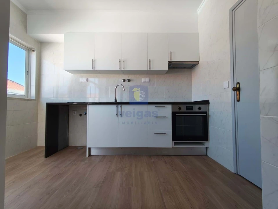 Apartamento T2 para Venda em Baixa da Banheira e Vale da Amoreira Foto 2