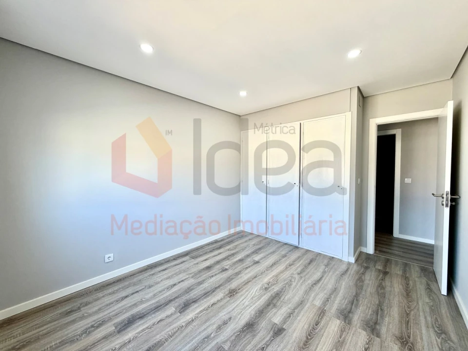 Apartamento T3 para Venda em Amora Foto 9