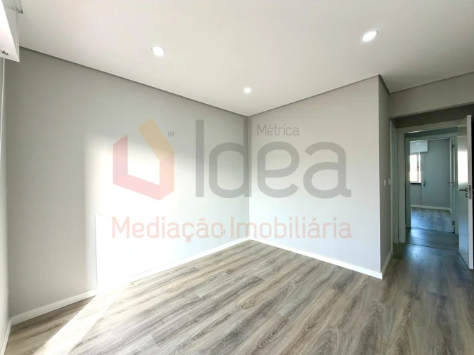 Apartamento T3 para Venda em Amora Foto 6