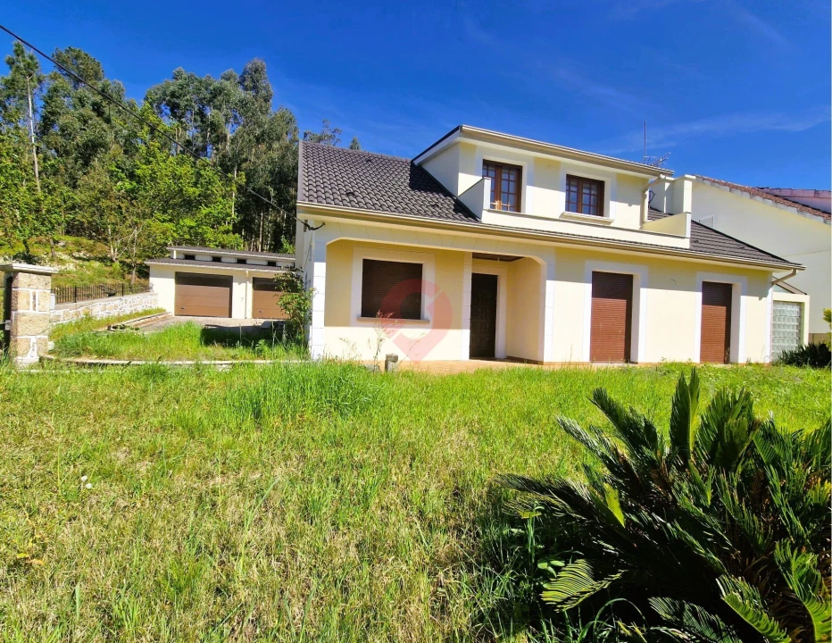 Moradia T3 para Venda em Vila e Roussas Foto 1