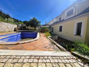 Moradia T3 para Venda em Vila e Roussas