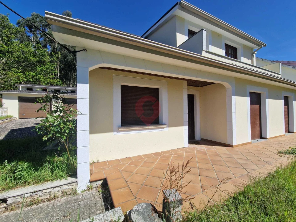 Moradia T3 para Venda em Vila e Roussas Foto 1