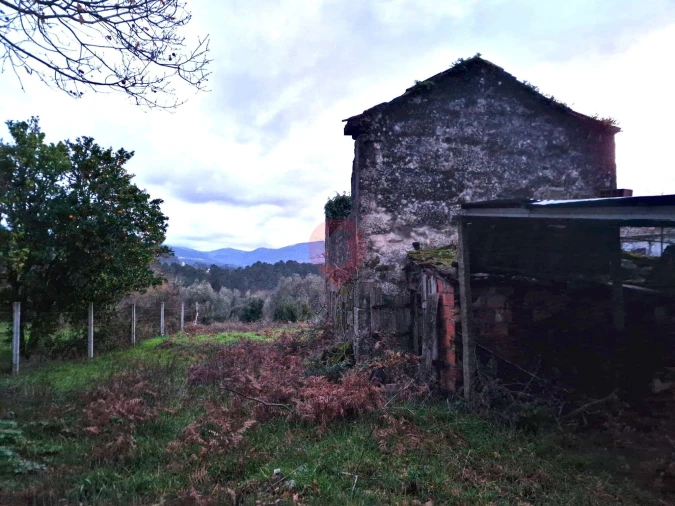 Moradia T2 para Venda em Podame Foto 3