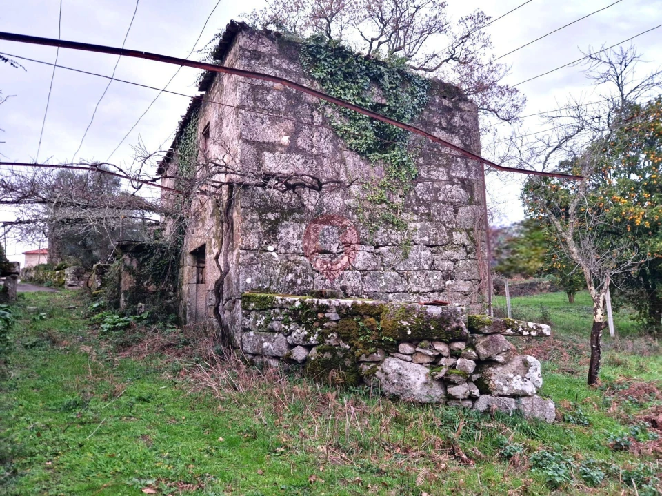 Moradia T2 para Venda em Podame Foto 2