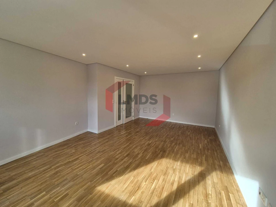 Apartamento T2 para Venda em São Mamede de Infesta e Senhora da Hora Foto 2