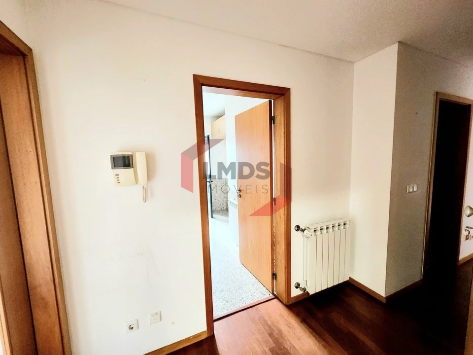 Apartamento T2 para Venda em Oliveira do Douro Foto 10