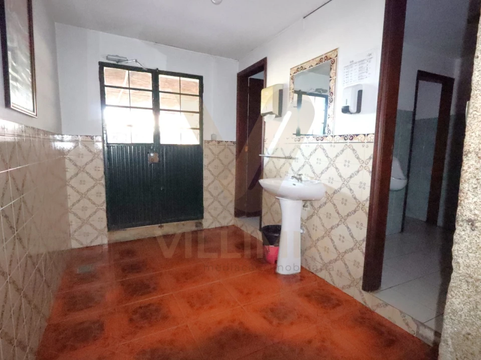 Moradia T4 para Venda em Arcozelo Foto 16