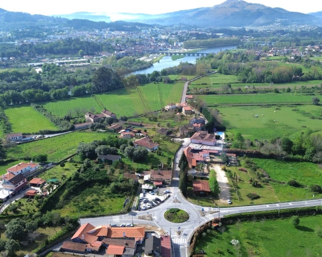 Moradia T4 para Venda em Arcozelo Foto 6