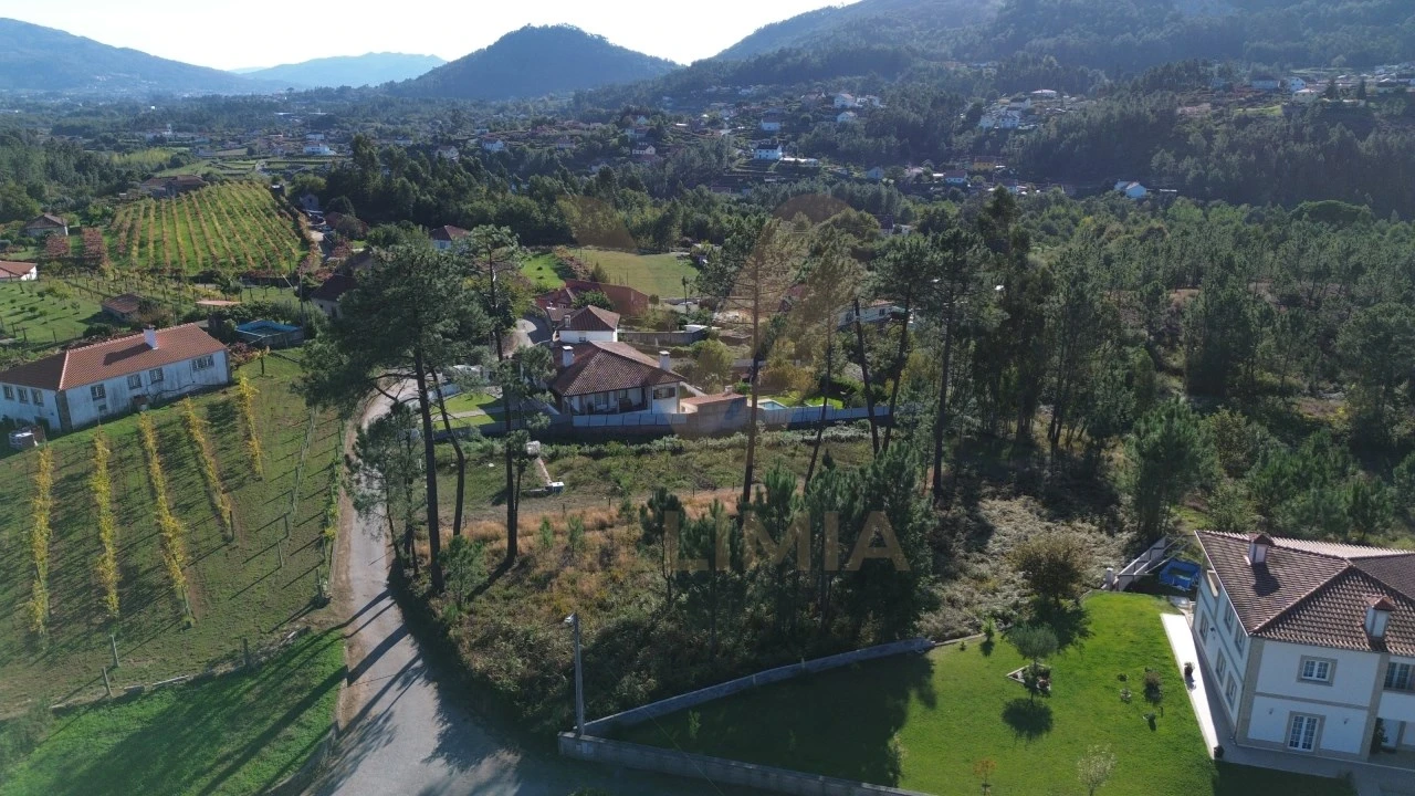 Terreno para Venda em Calheiros Foto 3