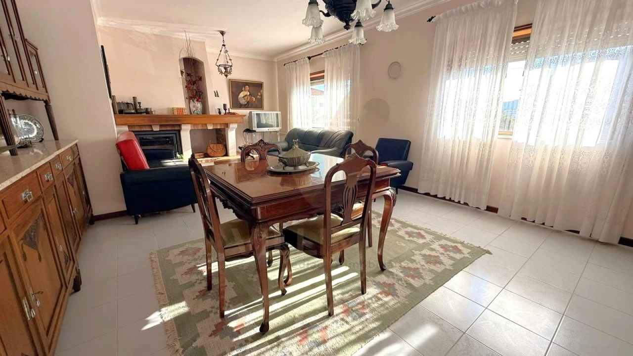 Moradia T3 para Venda em Chafe Foto 7