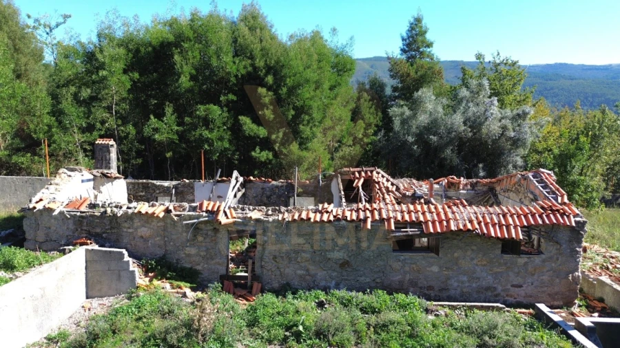 Moradia T3 para Venda em Labruja Foto 11