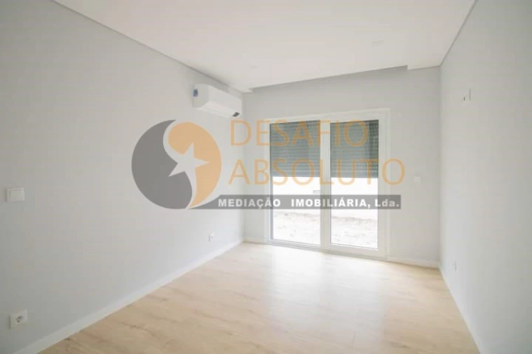 Moradia T3 para Venda em Fernao Ferro Foto 8