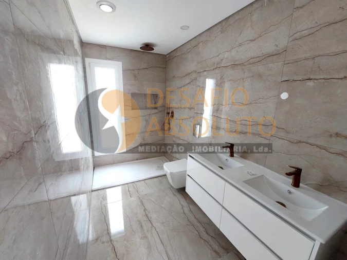 Moradia T3 para Venda em Fernao Ferro Foto 13