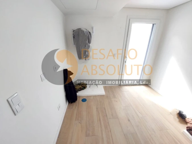 Moradia T3 para Venda em Fernao Ferro Foto 33