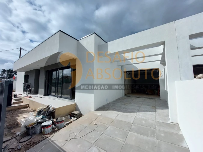 Moradia T3 para Venda em Fernao Ferro Foto 1