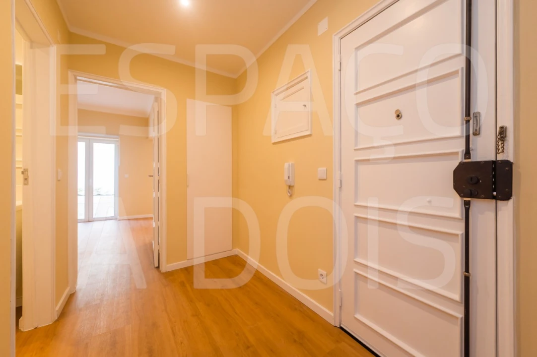 Apartamento T2 para Arrendamento em Ajuda Foto 4