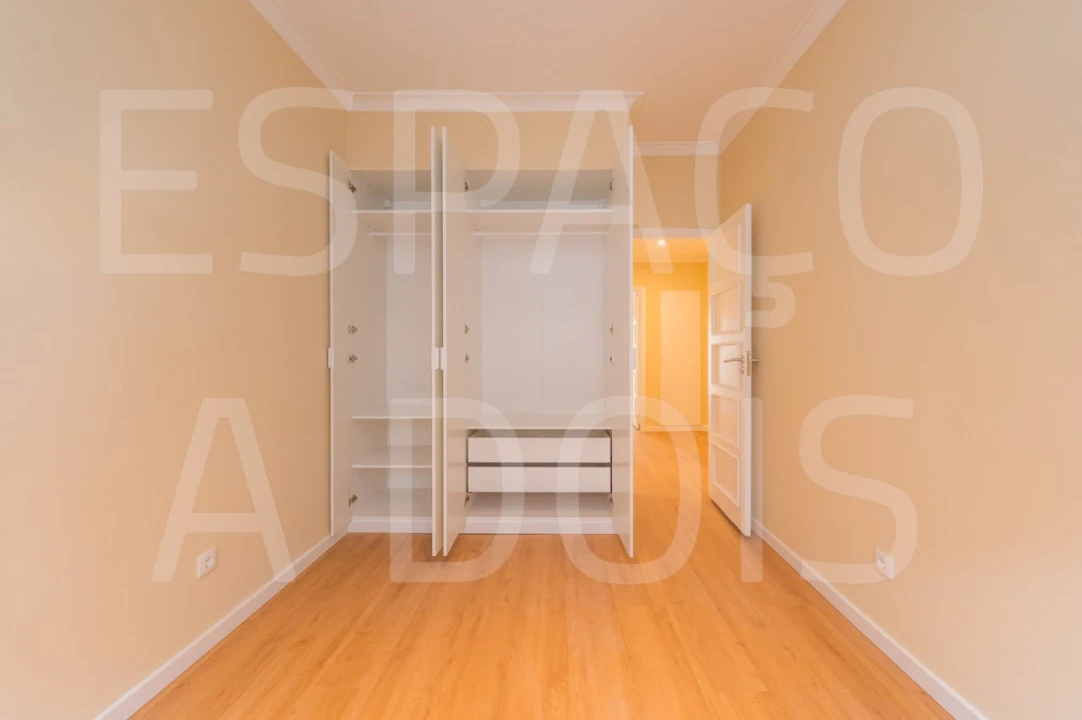Apartamento T2 para Arrendamento em Ajuda Foto 35