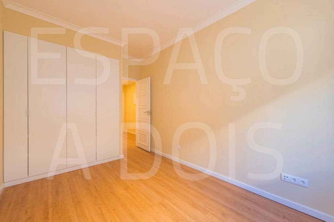 Apartamento T2 para Arrendamento em Ajuda Foto 36