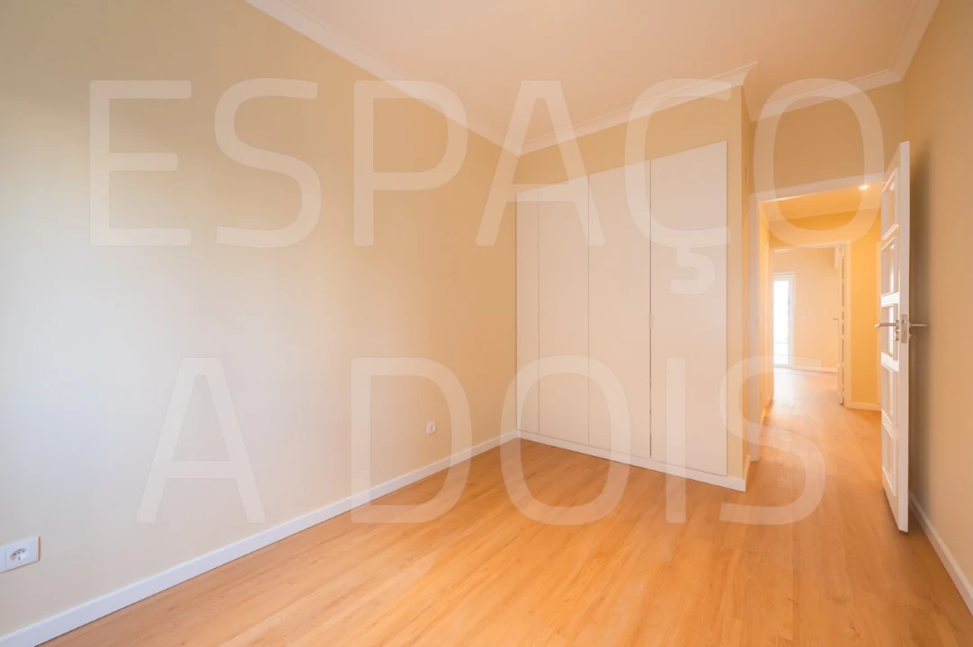 Apartamento T2 para Arrendamento em Ajuda Foto 37